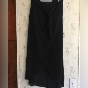 Forever21 🖤Black Maxi skirt, tulip hem, sheer, Size M